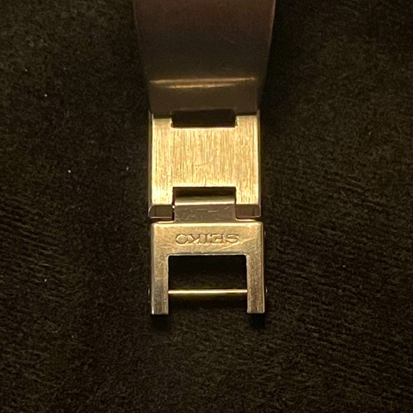 Vintage Seiko Silver Angel Ladies Manual Wind Watch #2202-0160 - Picture 5 of 6